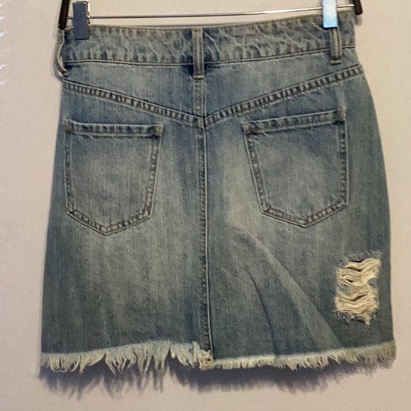 Forever 21 distressed denim mini skirt size small - Picture 2 of 4